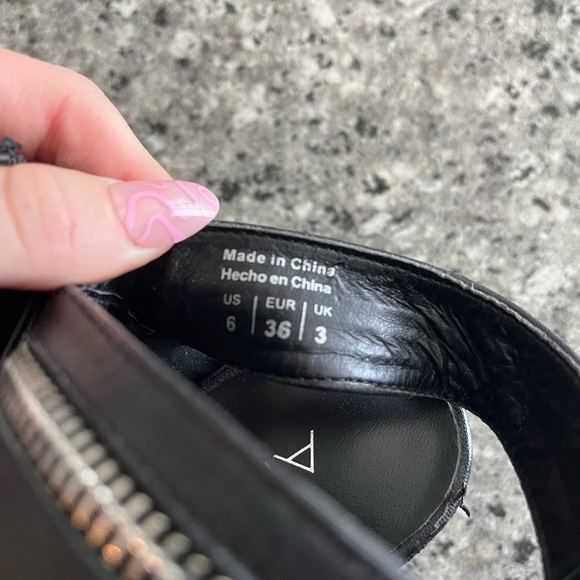 Zipper Pointed Heels - Picture 2 of 6